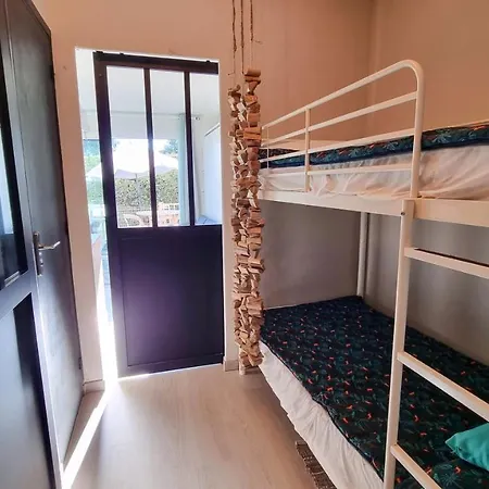GIENS 500m des plages de sable -lesclesdenicole Appartement